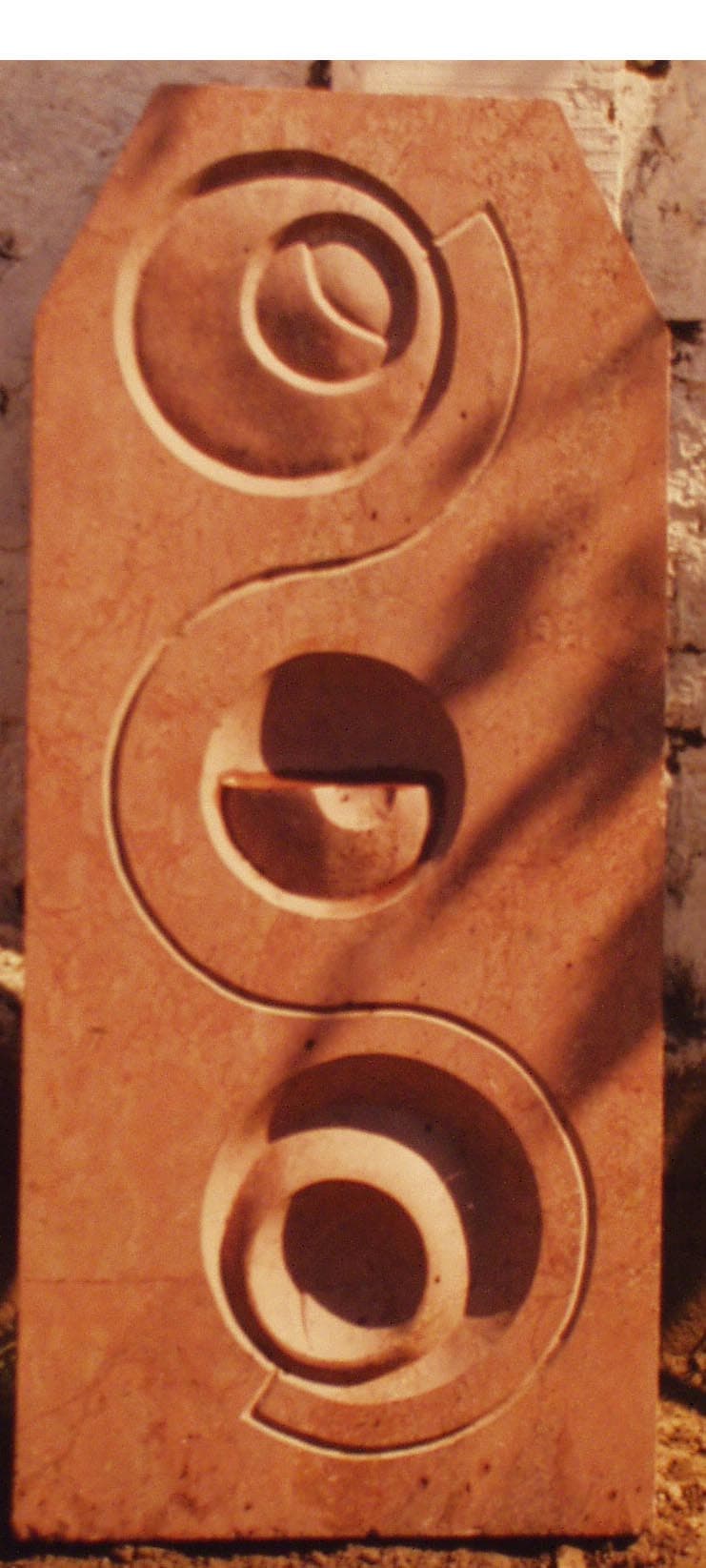 Estela Vertical — Piedra